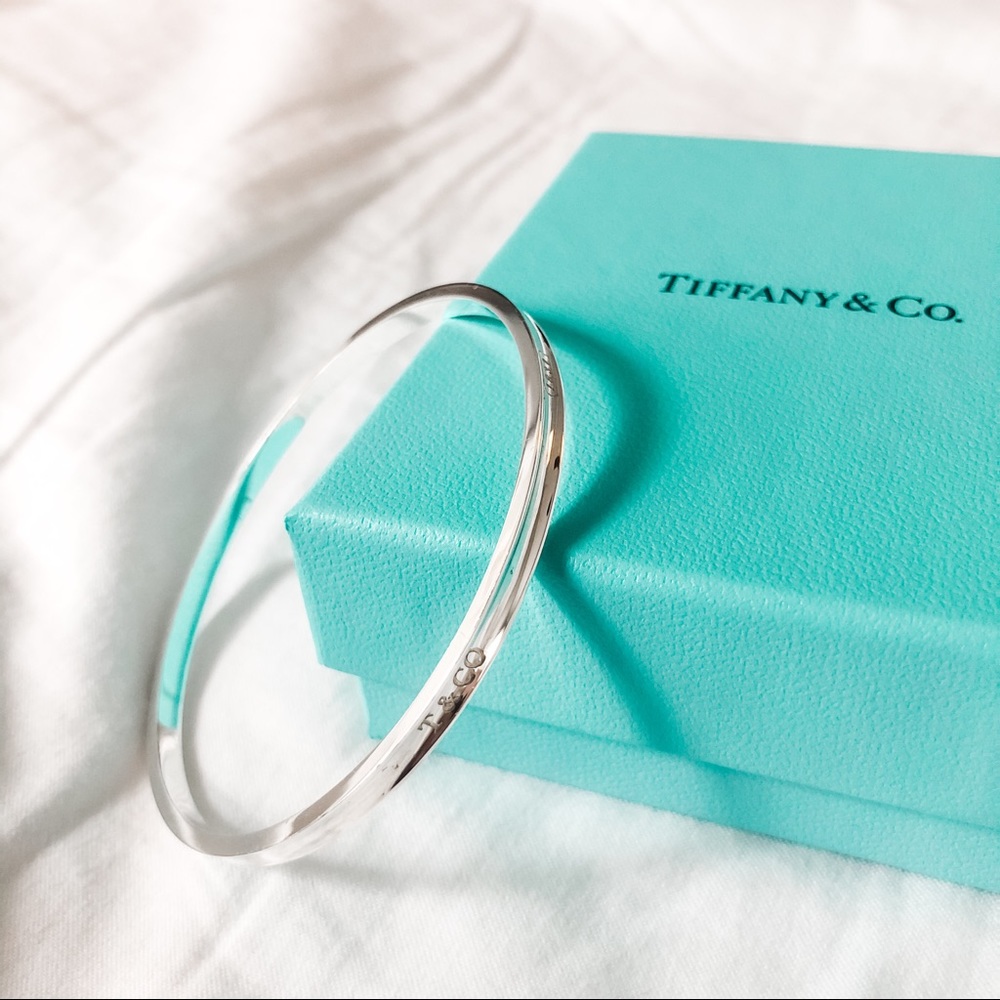 Tiffany & Co. Silver Bangle with Tiffany Blue Box